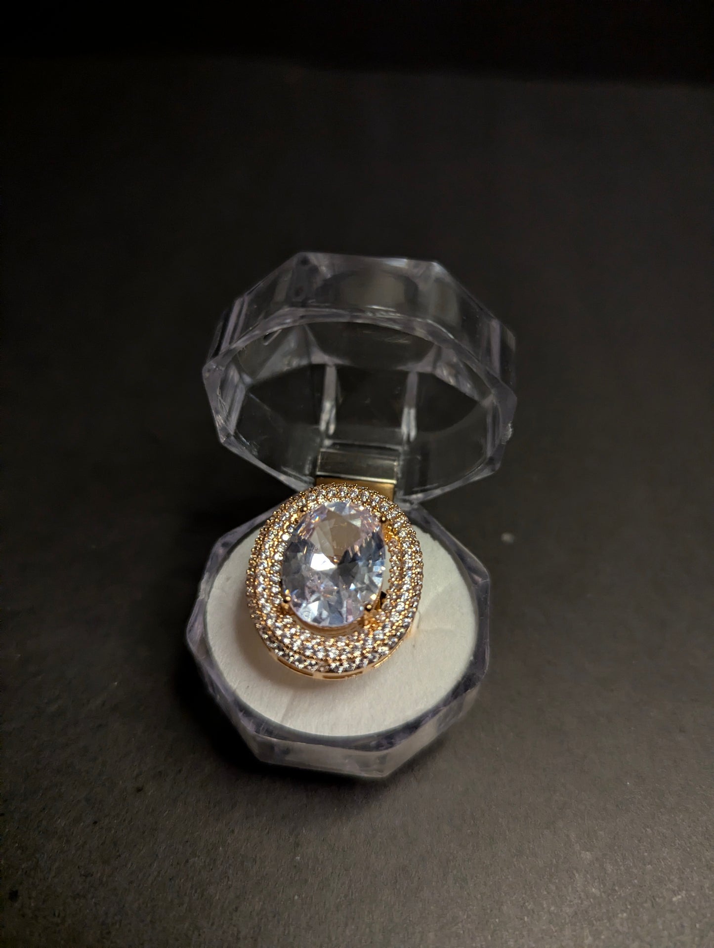 Oval Halo Sparkle Ring